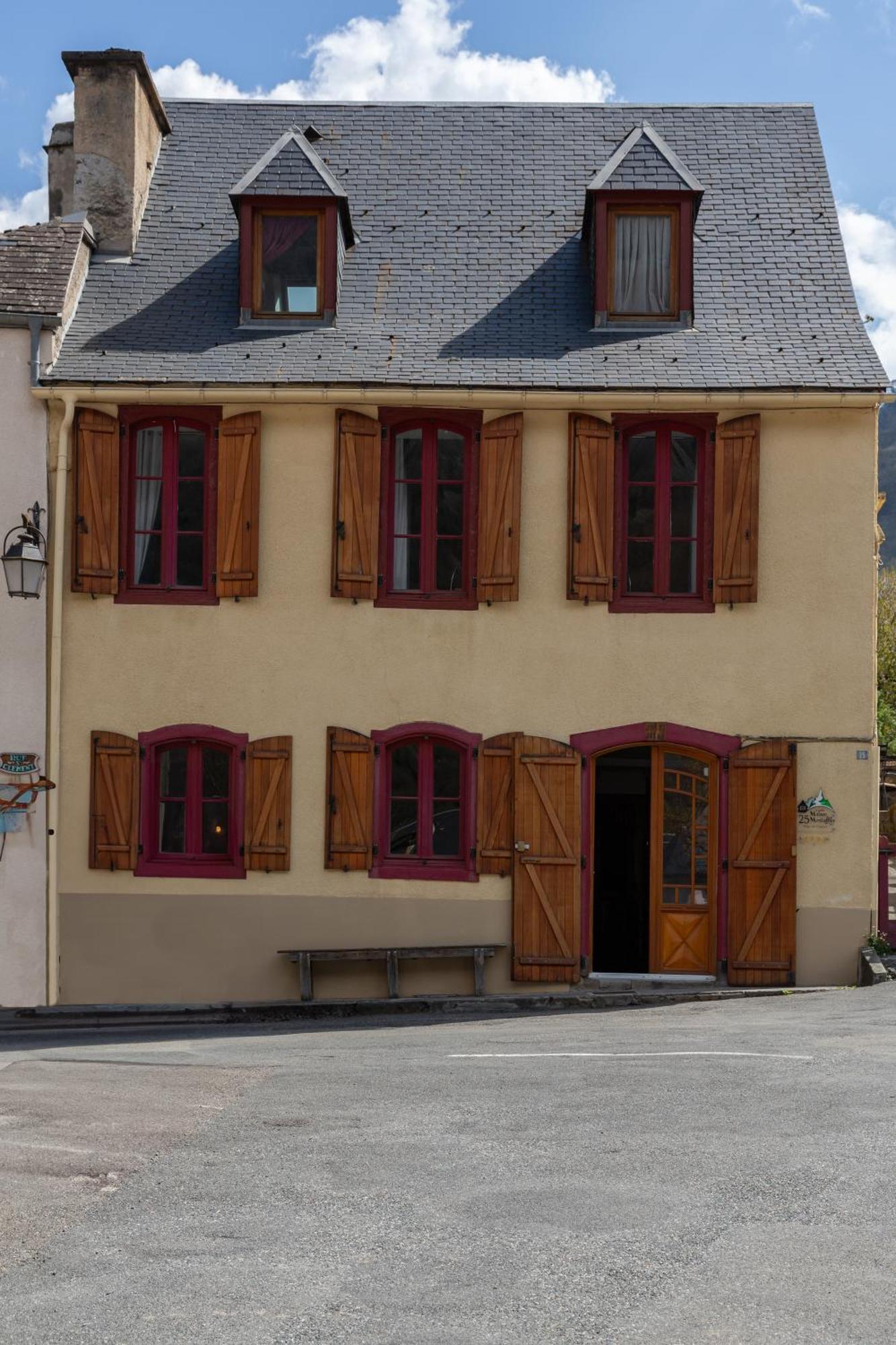 La Petite Maison Des Montagnes Luz-Saint-Sauveur Exterior foto